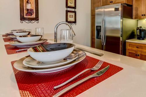 Jbh 115 W 2nd Apt #2