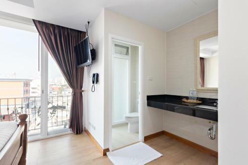 Hostal Royale 8 Ville Guest House