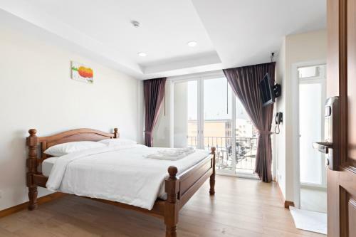 Hostal Royale 8 Ville Guest House