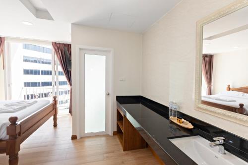 Hostal Royale 8 Ville Guest House