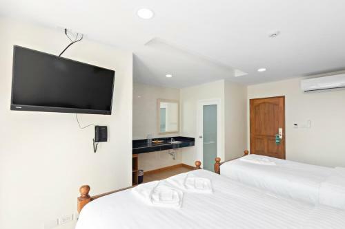 Hostal Royale 8 Ville Guest House