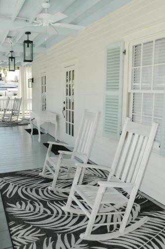 Posada The Porch On Frances Inn - Adults Exclusive