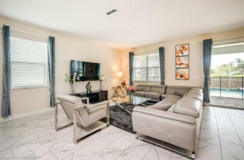 Engaged Your Dream 9bd Pool Home 21 Ppl