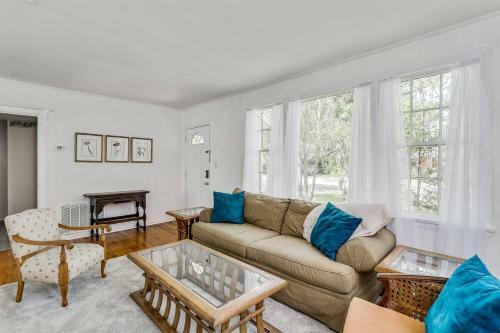 Miss Ginger's East Hill Cottage