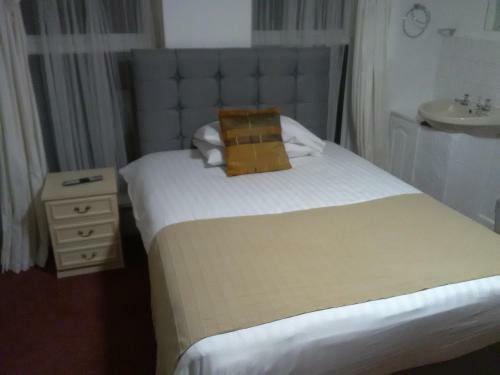 Clifton Hotel & Bar Newcastle