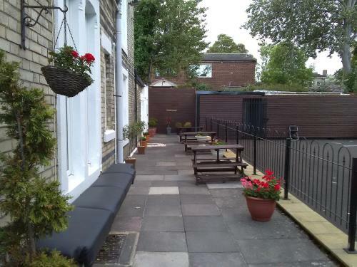 Clifton Hotel & Bar Newcastle