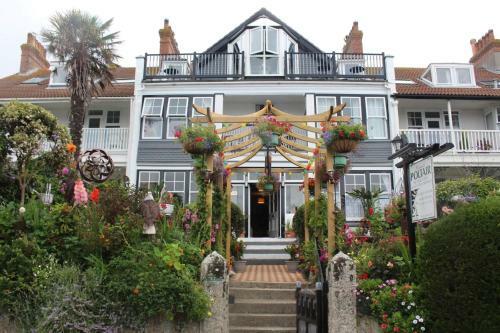 Hostal Poltair Guest House