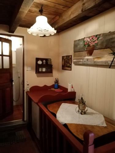 Hostal Traditional Guesthouse Erato