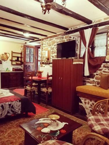 Hostal Traditional Guesthouse Erato