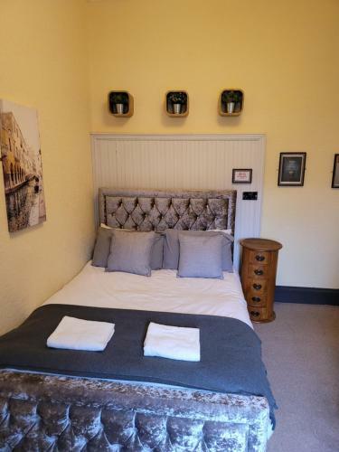 Hostal Frederick Douglass - Rooms In The City