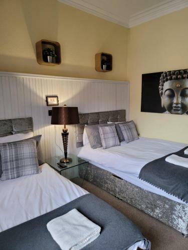 Hostal Frederick Douglass - Rooms In The City