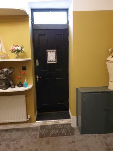 Hostal Frederick Douglass - Rooms In The City