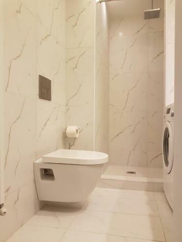 Laura Aristotelous Square Apartment