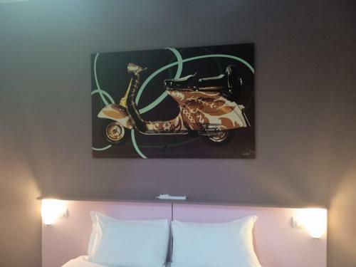 Hostal Megaride Guest House
