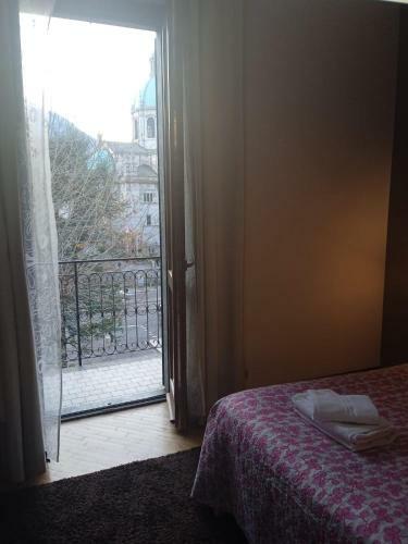 Hostal Megaride Guest House