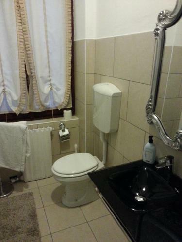 Hostal Megaride Guest House
