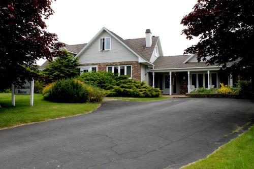 Mackenzie House Tourist Home B&B