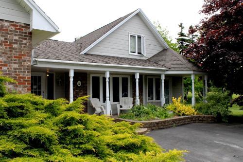 Mackenzie House Tourist Home B&B