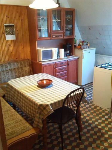 Hostal Alpesi Vend�gh�z