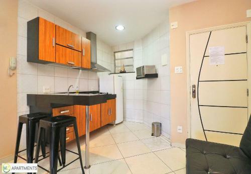 Apartamento Studio Renovado Com Varanda Em Copacabana!