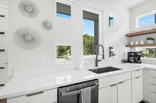 200 Riberia - Downtown Waterfront Luxury Home