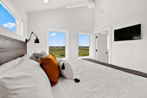 200 Riberia - Downtown Waterfront Luxury Home