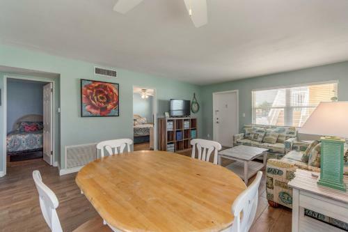 121 Surf Song Resort
