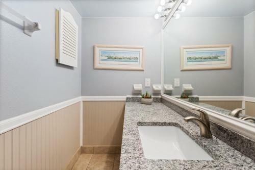 #304 Beach Place Condos