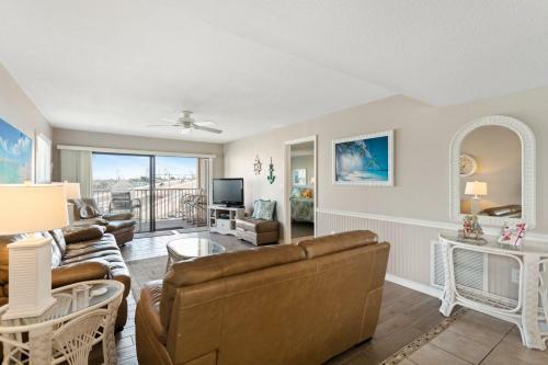 #304 Beach Place Condos