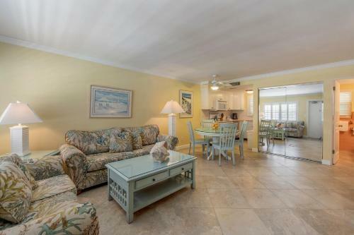 224 Surf Song Resort