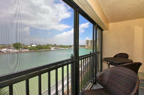 Land's End 302 Building 4 Beautiful Updated Condo Amazing Views!