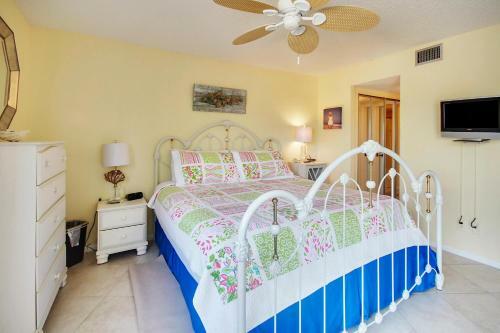 Land's End 304 Building 1 -lovely Updates With Amazing Views!