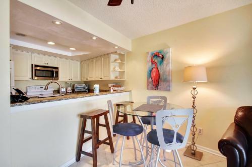 Land's End 304 Building 1 -lovely Updates With Amazing Views!