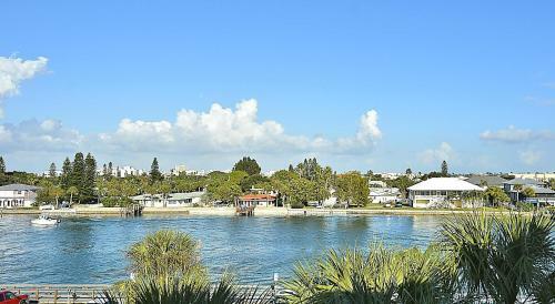Land's End 304 Building 1 -lovely Updates With Amazing Views!