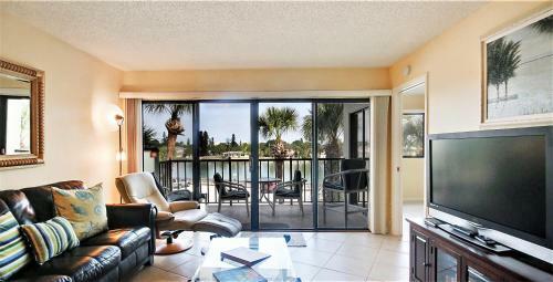 Land's End 304 Building 1 -lovely Updates With Amazing Views!