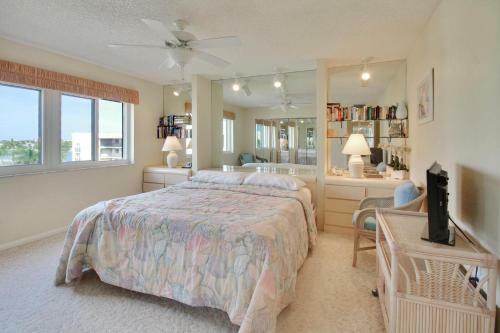 Land's End 406 Building 7 Beachfront With Private Balcony!