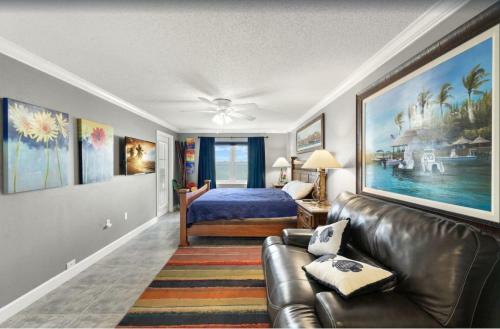 #306 Beach Place Condos
