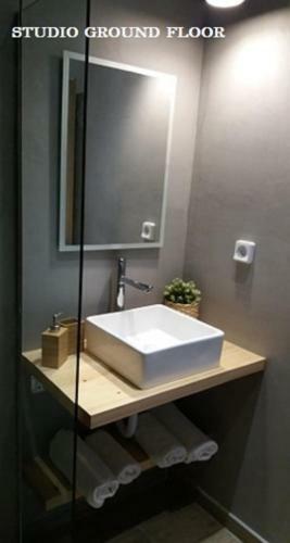 Oceanis Rooms Apartments
