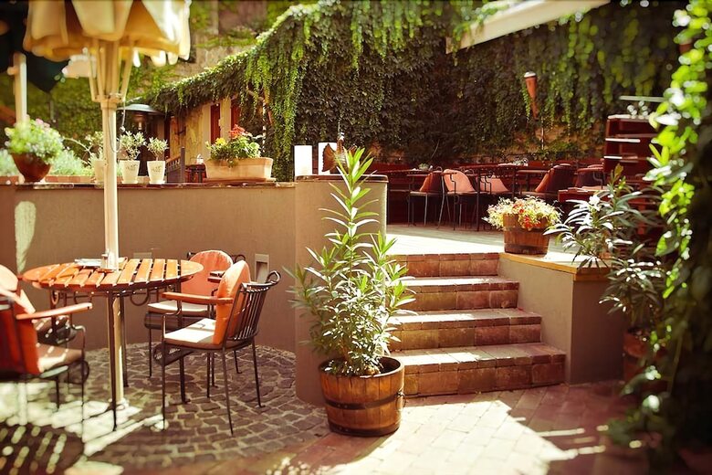 Oliva Hotel