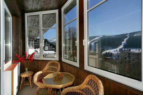Hostal Pension A Restaurant Karol�na