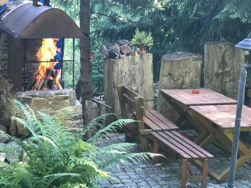 Hostal Pension A Restaurant Karol�na