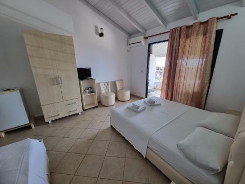 Sea View Apartment Dhermi With Balcony