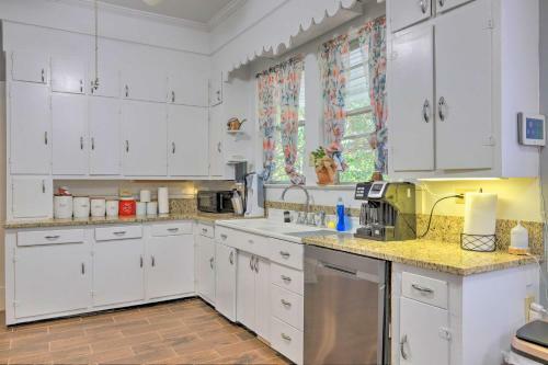 Spacious Lanett Haven With Sunroom And Large Deck