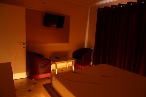 Hotel Autostrada (highway)