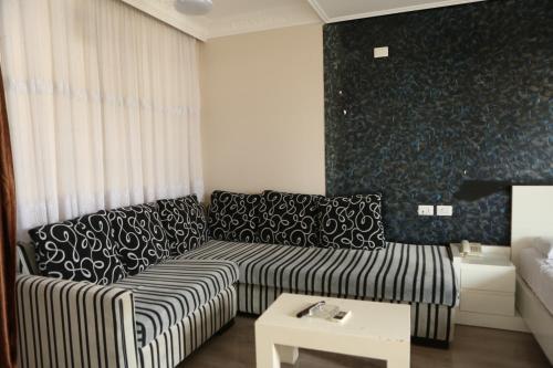 Hotel Autostrada (highway)