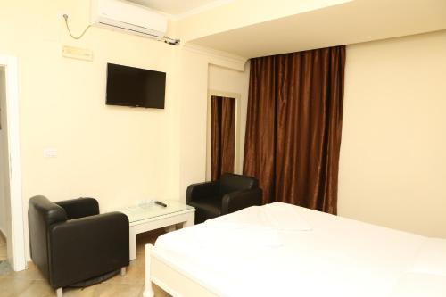Hotel Autostrada (highway)