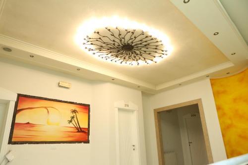 Hotel Autostrada (highway)