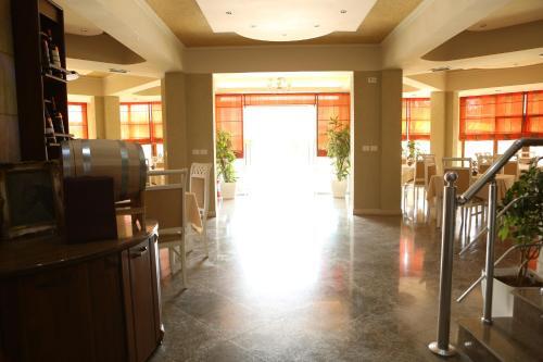 Hotel Autostrada (highway)