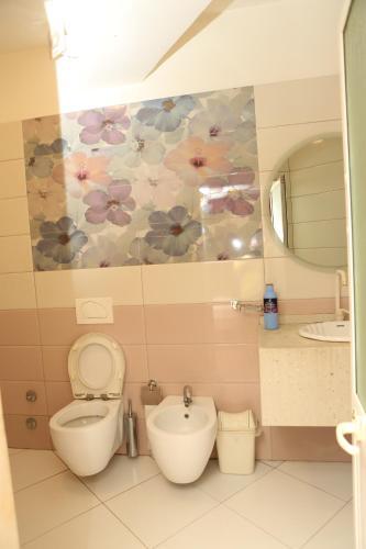 Hotel Autostrada (highway)