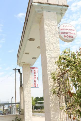 Hotel Autostrada (highway)